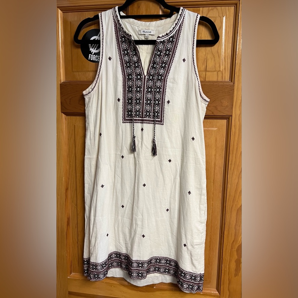 Madewell dress - Size 2 - beige with burgundy print.